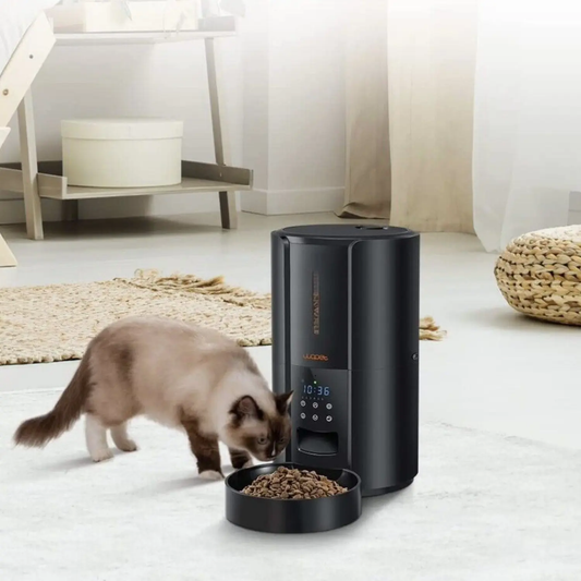 Automatic Pet Feeder — Programmable Food Dispenser for Dogs & Cats